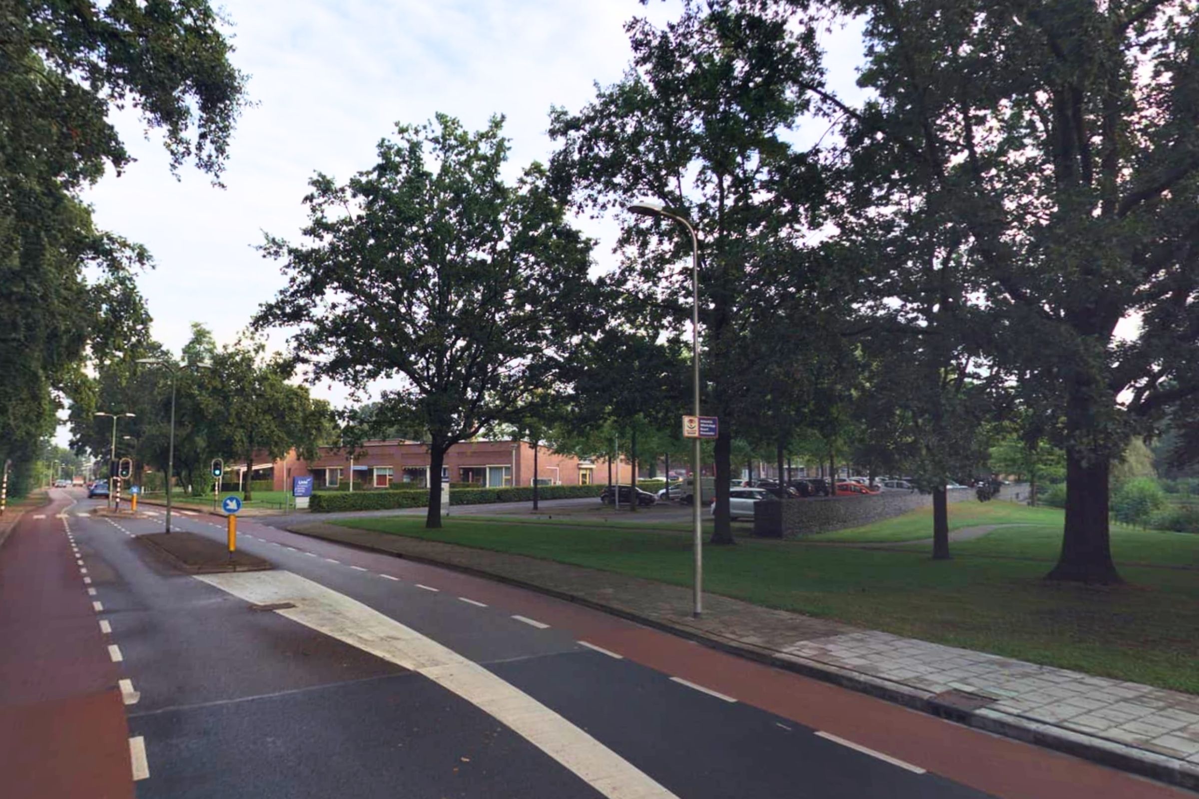 Foto van terrein Wiedenbroek vanaf de Wiedenbroeksingel genomen. 