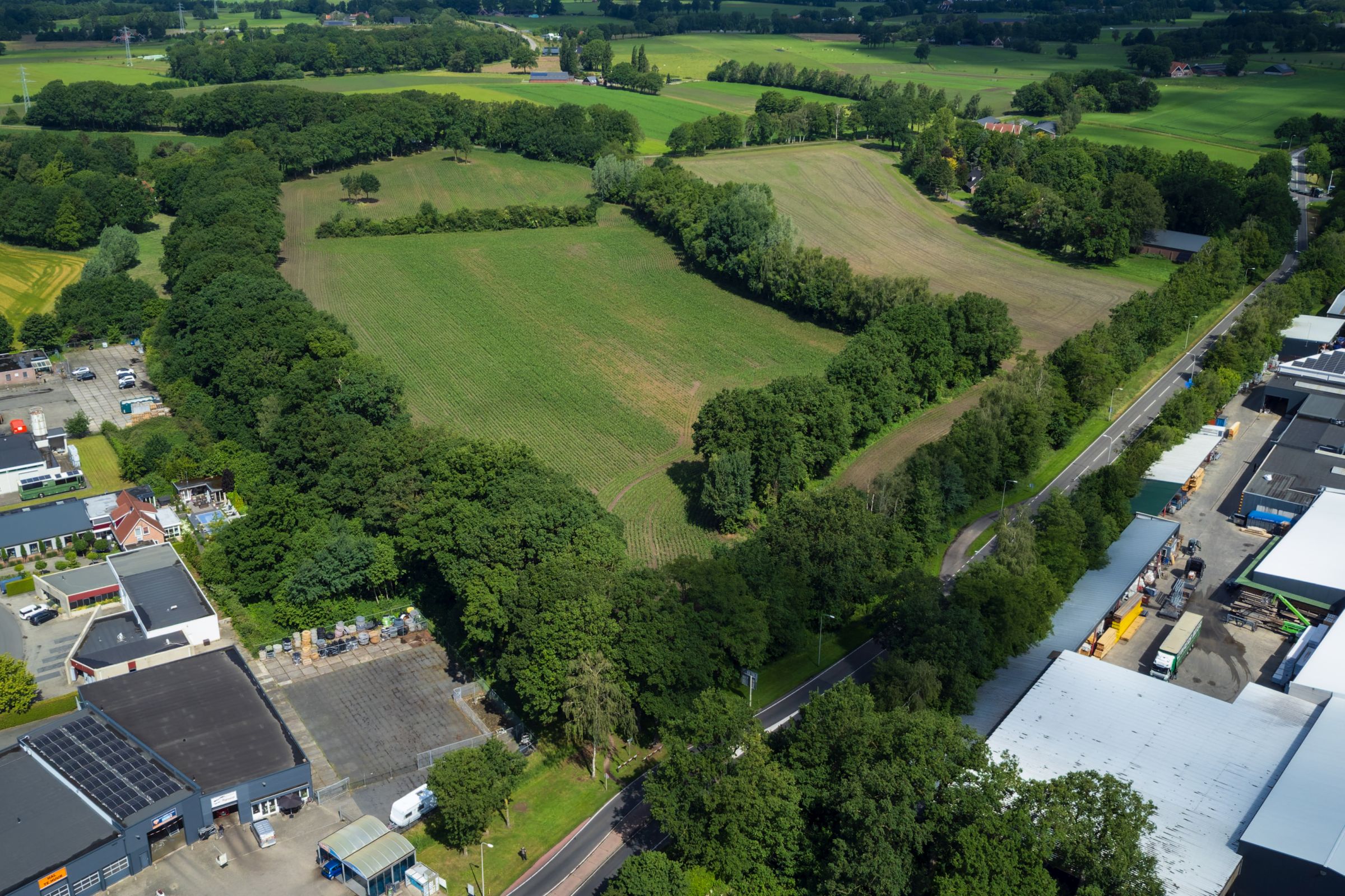Luchtfoto locatie asielopvang aan de Westsingel.